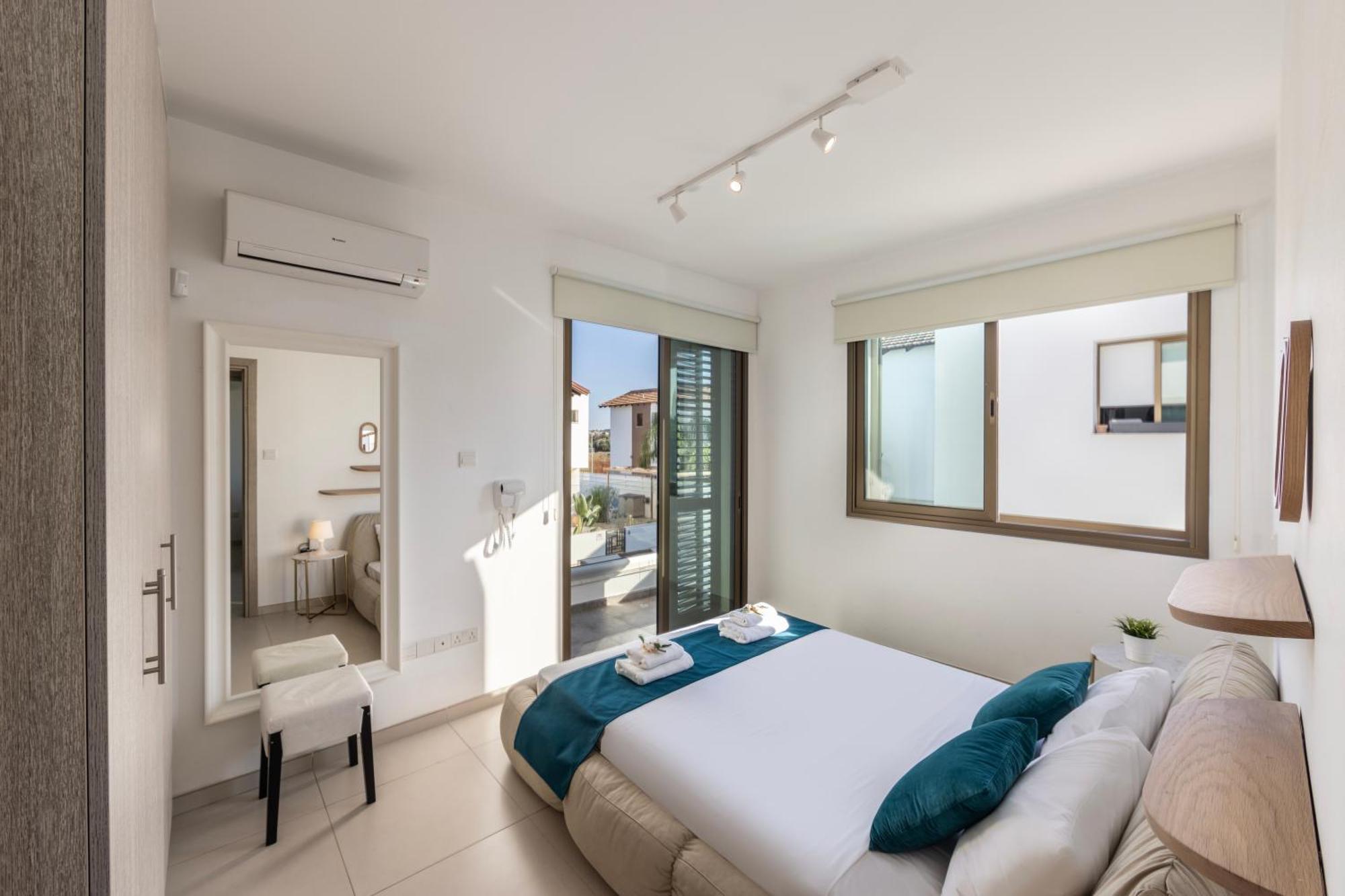 Accomoteleia Blue Πρωταράς