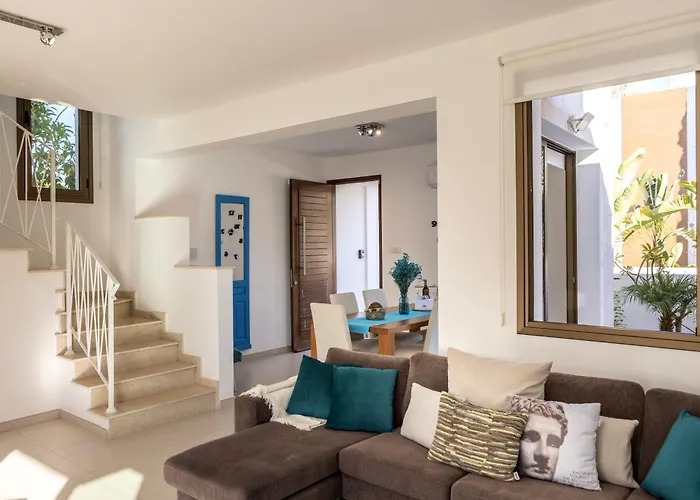 Accomoteleia Blue Villa